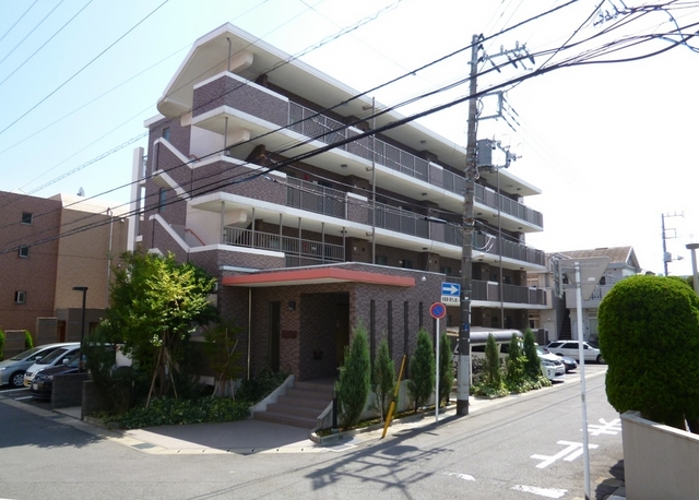 建物外観　４階建てマンション