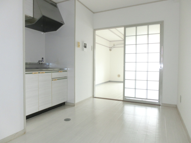 居室・リビング　同物件別号室の写真です。