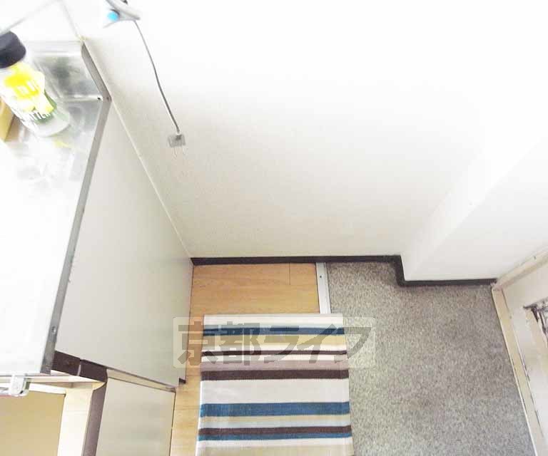 その他設備　シンプルな冷蔵庫置き場です