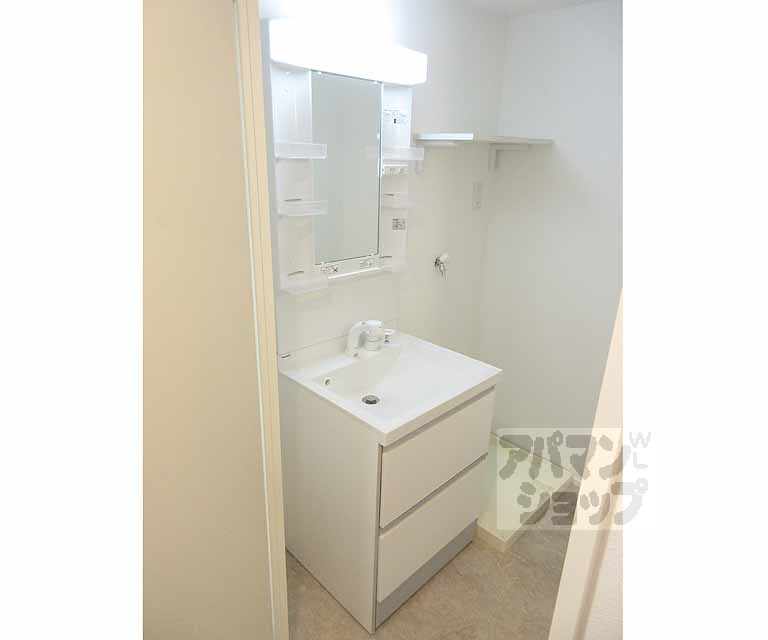 洗面設備　大きい洗面台