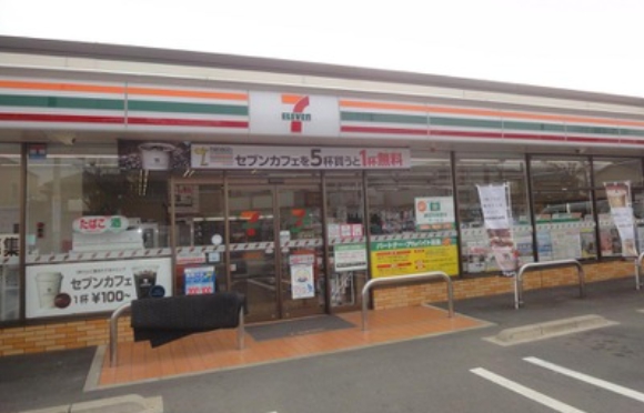 コンビニ　セブンイレブン名古屋中割町3丁目店（コンビニ）まで456m