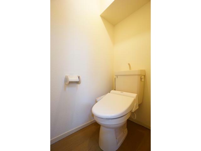 トイレ　温水洗浄便座