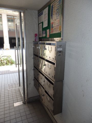 エントランス　清潔なエントランスです