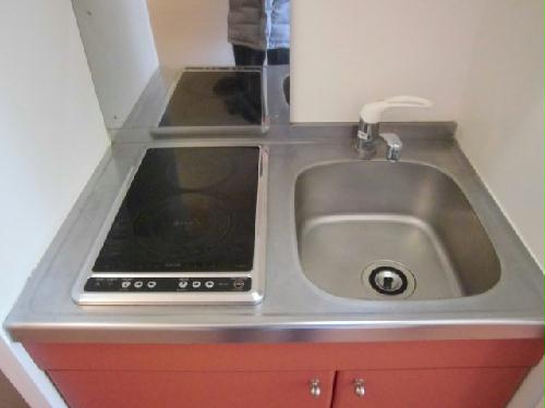 キッチン　二口電気コンロです。