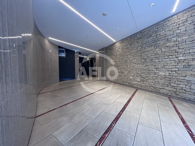 ロビー　セレニテ新大阪カルム　ロビー