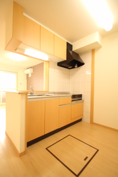 キッチン　※同物件別号室写真となります。