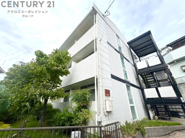 建物外観　敷地内に駐輪場あり