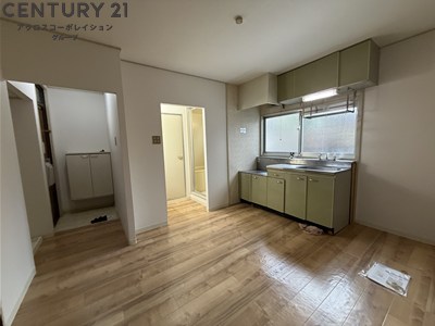 居室・リビング　壁付けキッチンでスペースを有効活用できます！