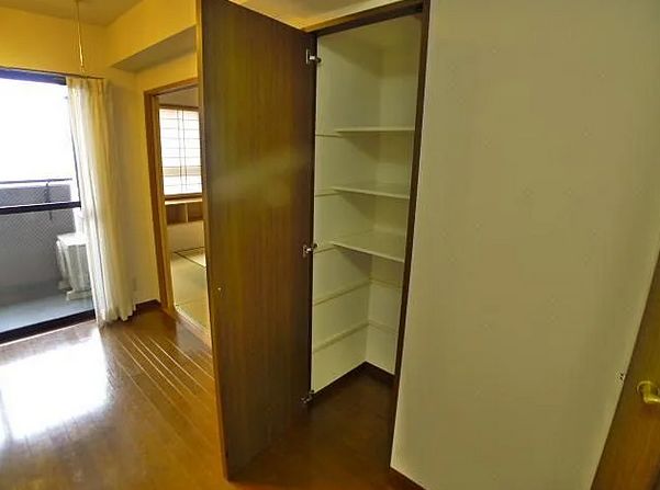 バルコニー　同タイプ・別フロアの室内　イメージとして