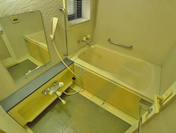 バス・シャワールーム　同タイプ・別フロアの室内　イメージとして