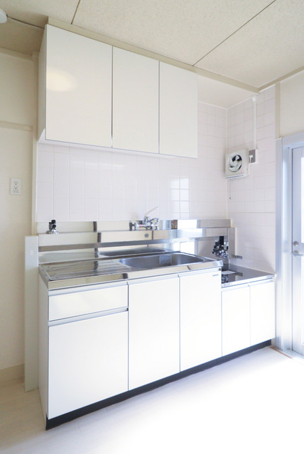 キッチン　コンパクトながら使いやすいキッチン