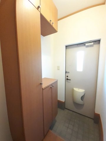 玄関　明るい玄関です