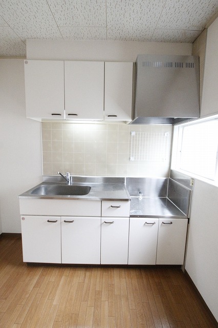 キッチン　別の部屋の写真です