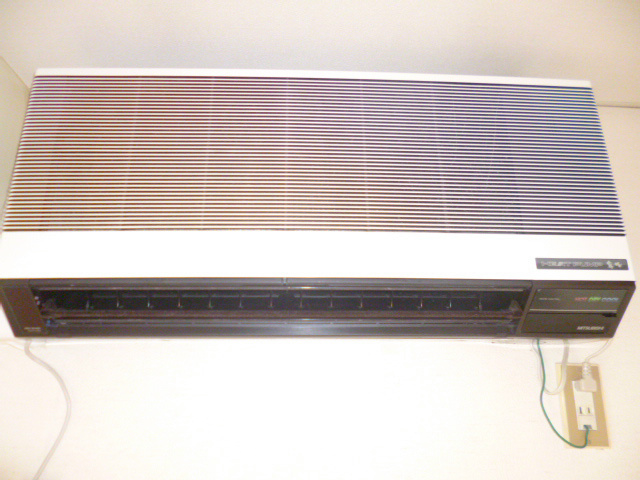 その他設備　冷暖エアコン　※写真は　306号室