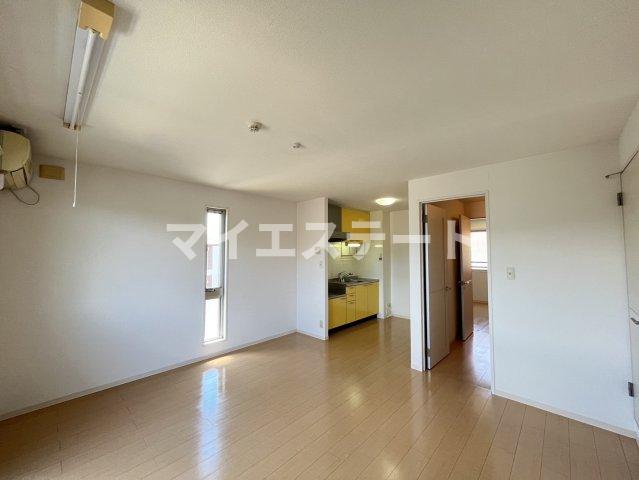 居室・リビング　別部屋写真使用