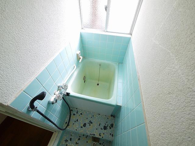 バス・シャワールーム　お風呂で日々の疲れを落としましょう