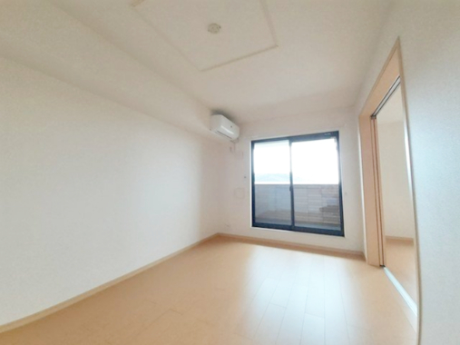 居室・リビング　ゆったり過ごせる居間です