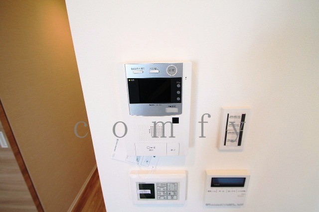 セキュリティ　モニター付きインターホン