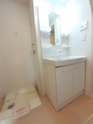 洗面設備　コンパクトで使いやすい洗面所