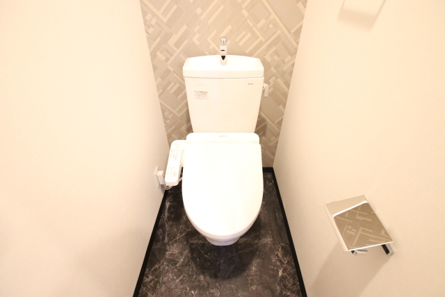 トイレ　※別室の参考写真の為、現況優先です。