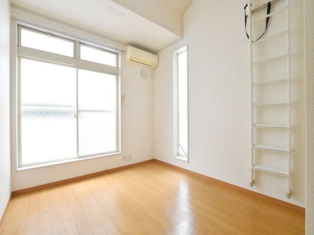 居室・リビング　※同物件反転タイプ※