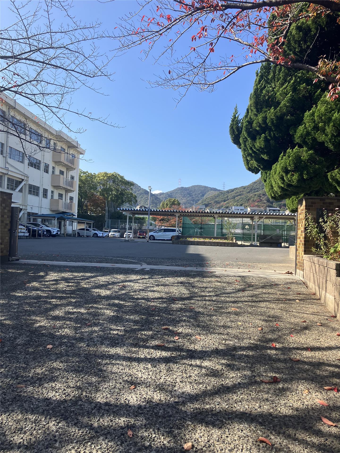 中学校　松ヶ江中学校（中学校）まで650m