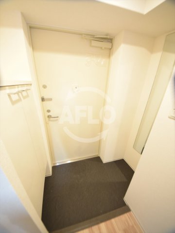 玄関　セレニテ桜川駅前プリエ　玄関