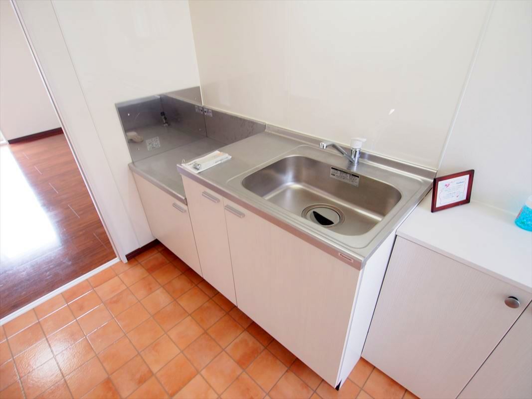 キッチン　※同物件別号室写真となります。