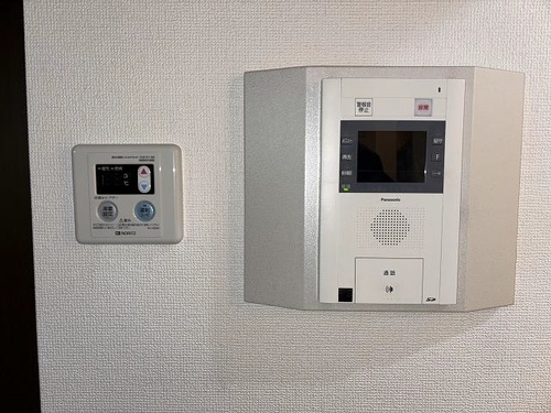 セキュリティ　モニター付きインターホン