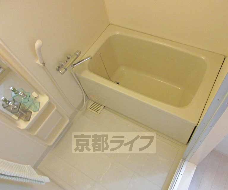 バス・シャワールーム　ゆっくり浸かれます・