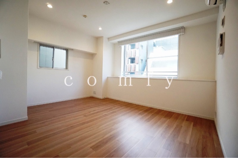 居室・リビング　明るいリビング