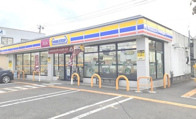コンビニ　ミニストップ郡山富田店（コンビニ）まで400m