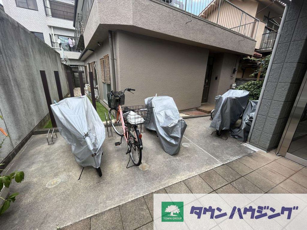 駐車場　駐車場