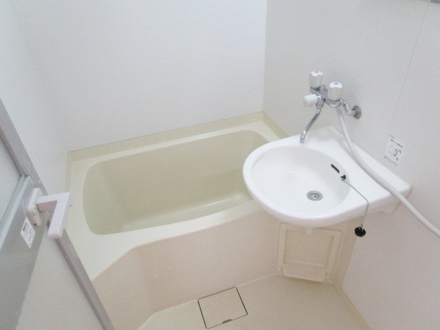 バス・シャワールーム　きれいなバスルームです！