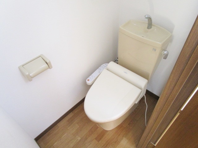 トイレ　ウォシュレット付きです！