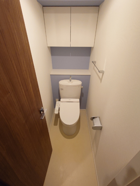 トイレ　温水洗浄便座