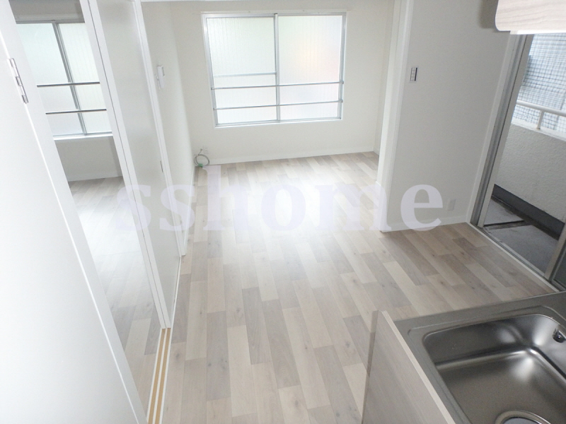 居室・リビング　明るいお部屋です☆