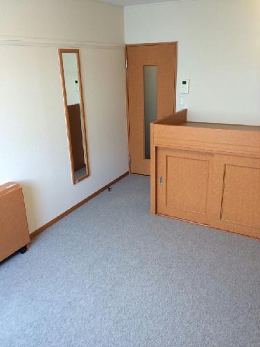 その他部屋・スペース　姿見もあります。