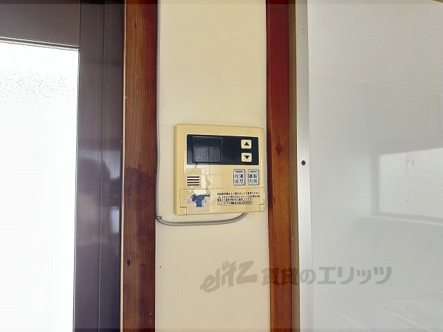 その他設備　給湯器リモコン