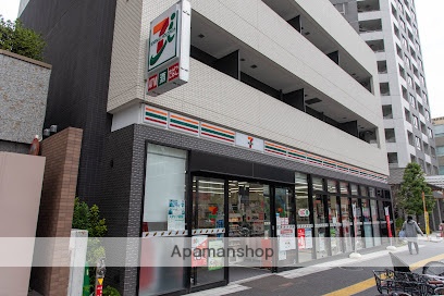 コンビニ　セブン－イレブン新宿７丁目店（コンビニ）まで376m
