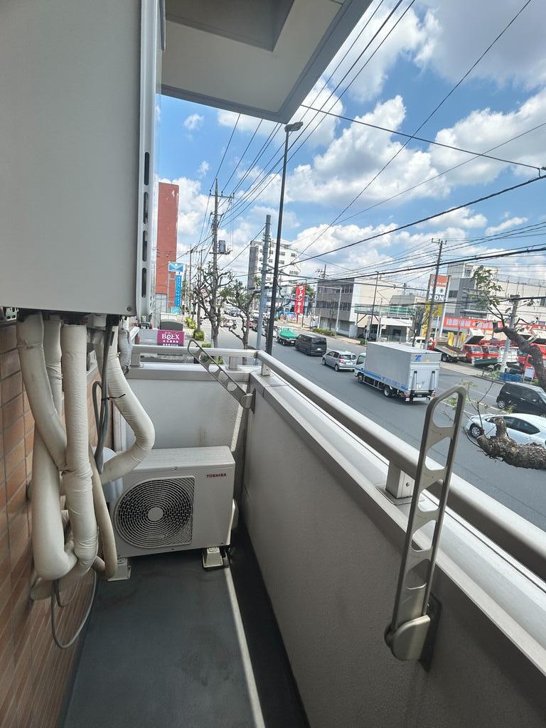 バルコニー　給湯器新設