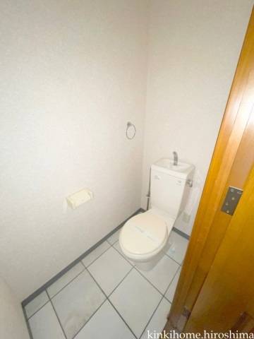 トイレ　写真は別のお部屋です。※現況優先でお願いします