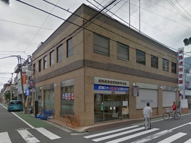 銀行　巣鴨信用金庫東新町支店（銀行）まで417m