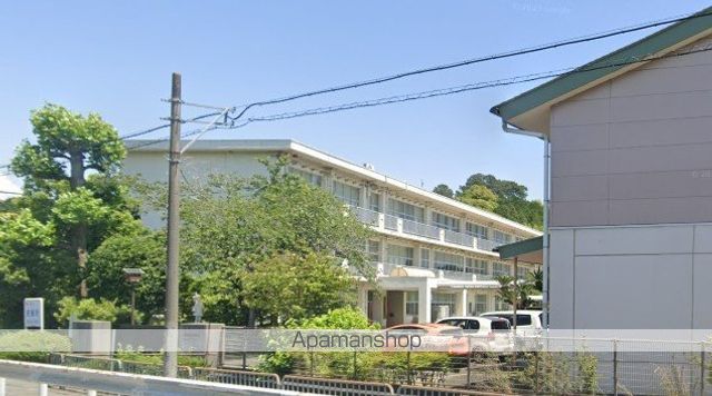 小学校　飯田小学校（小学校）まで689m