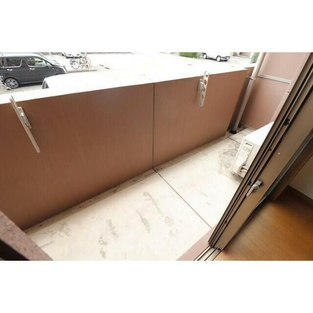 バルコニー　※別号室の写真です。現況優先となります。