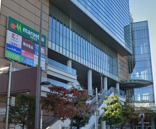 ドラックストア　ココカラファイン川口店（ドラッグストア）まで155m