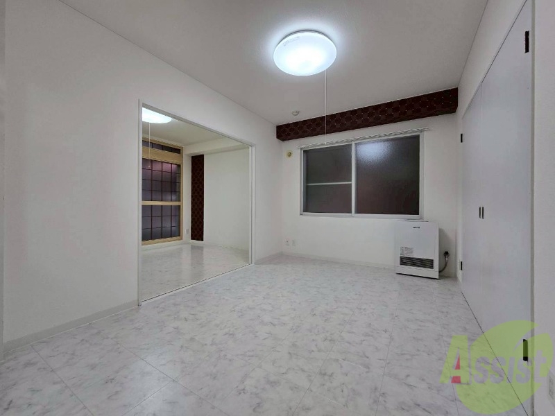 居室・リビング　白を基調とした明るい印象のお部屋になっています！