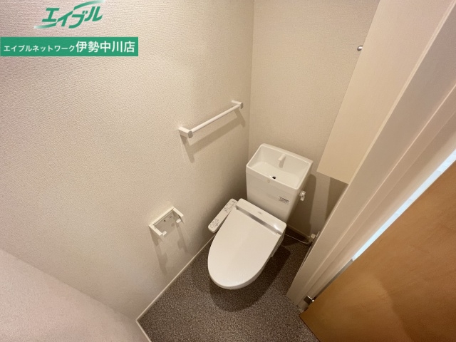 トイレ　別部屋反転タイプ