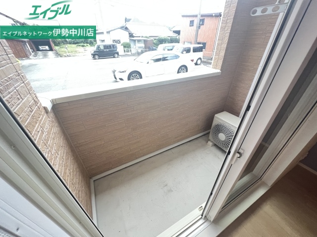 バルコニー　別部屋反転タイプ