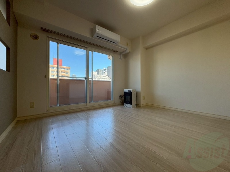 居室・リビング　広くてキレイなお部屋が広がっていて、充実した生活が送れそう。
